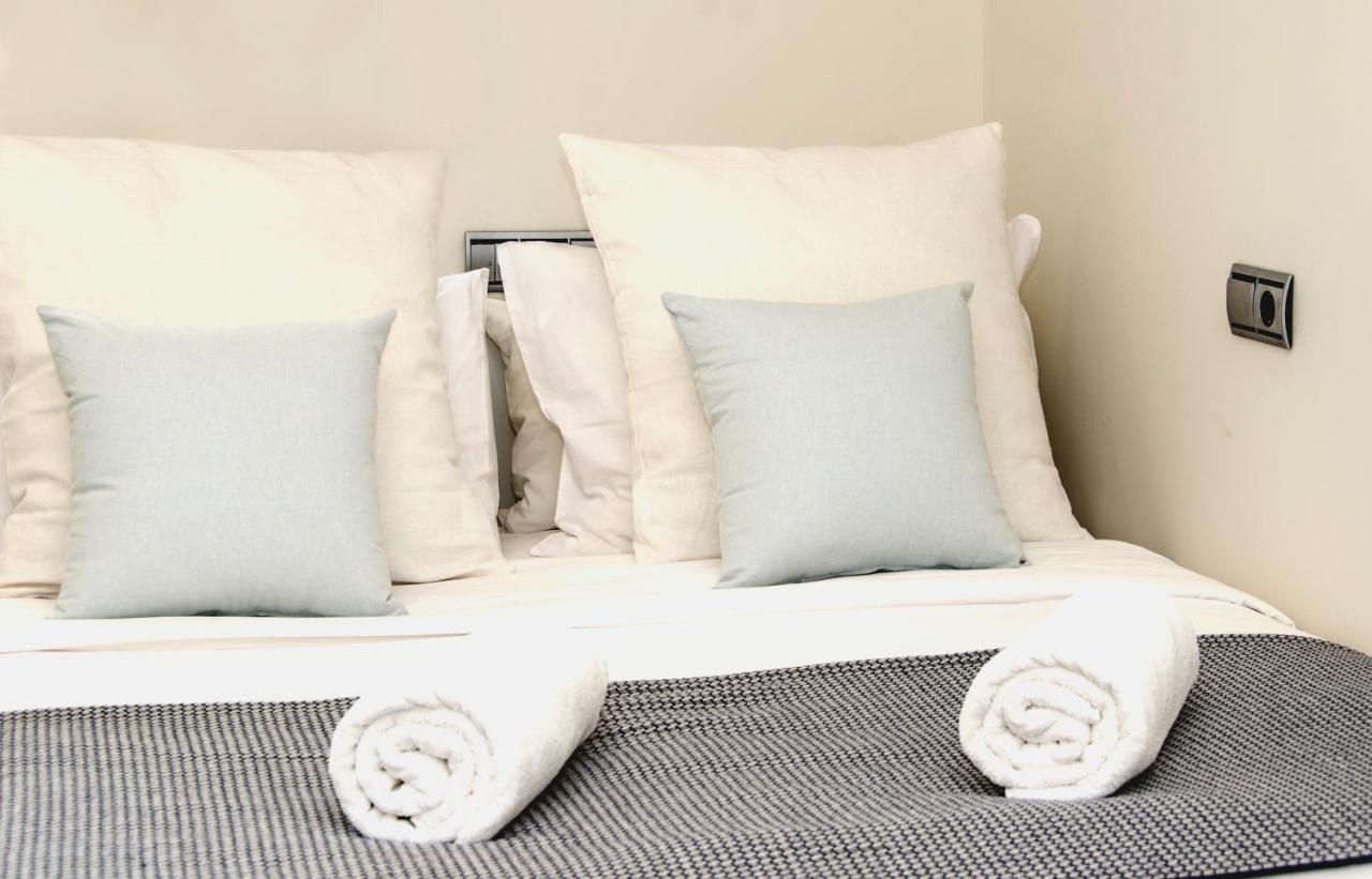 Sitges Spaces Garden Paradise 3 Bedroom, 3 Bathroom, Huge Private Garden-Terrace, Pool- Sleeps Up To 8 Eksteriør billede