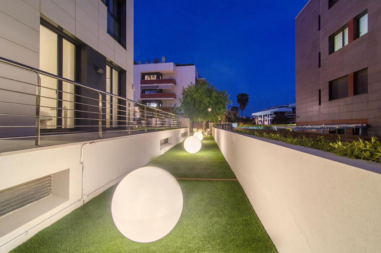 Sitges Spaces Garden Paradise 3 Bedroom, 3 Bathroom, Huge Private Garden-Terrace, Pool- Sleeps Up To 8 Eksteriør billede